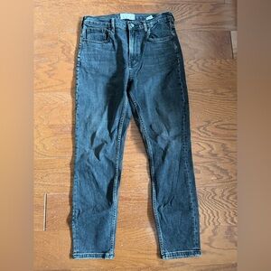 Everlane High-Rise Slim Jeans in Washed Black